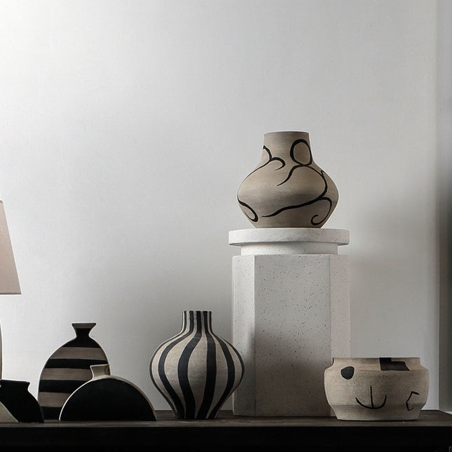 Nordic Style Handmade Ceramic Vase Model Room